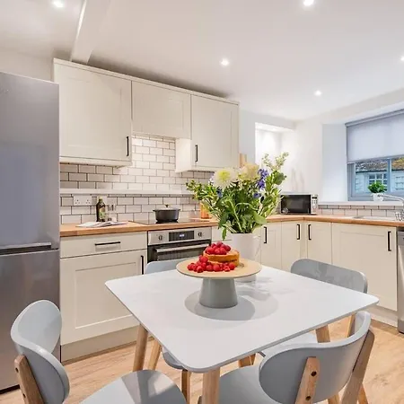 Carpenters - The Lakes! * Kendal