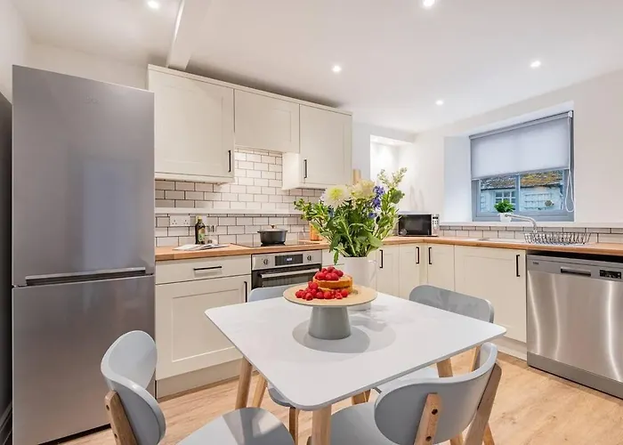 Carpenters - The Lakes! * Kendal